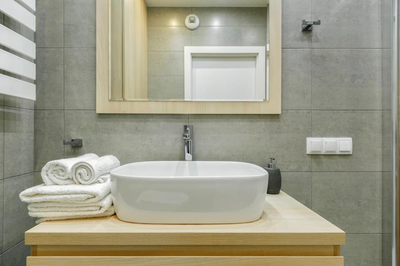 Apartament Jana Kazimierza 47 - 2 Sypialnie, 70M2, Balkon, Parking, Wi-Fi Varsovia Exterior foto